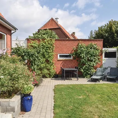 Two Bedroom Holiday In בית נופש *