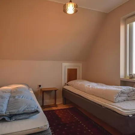 בית נופש Two Bedroom Holiday In *